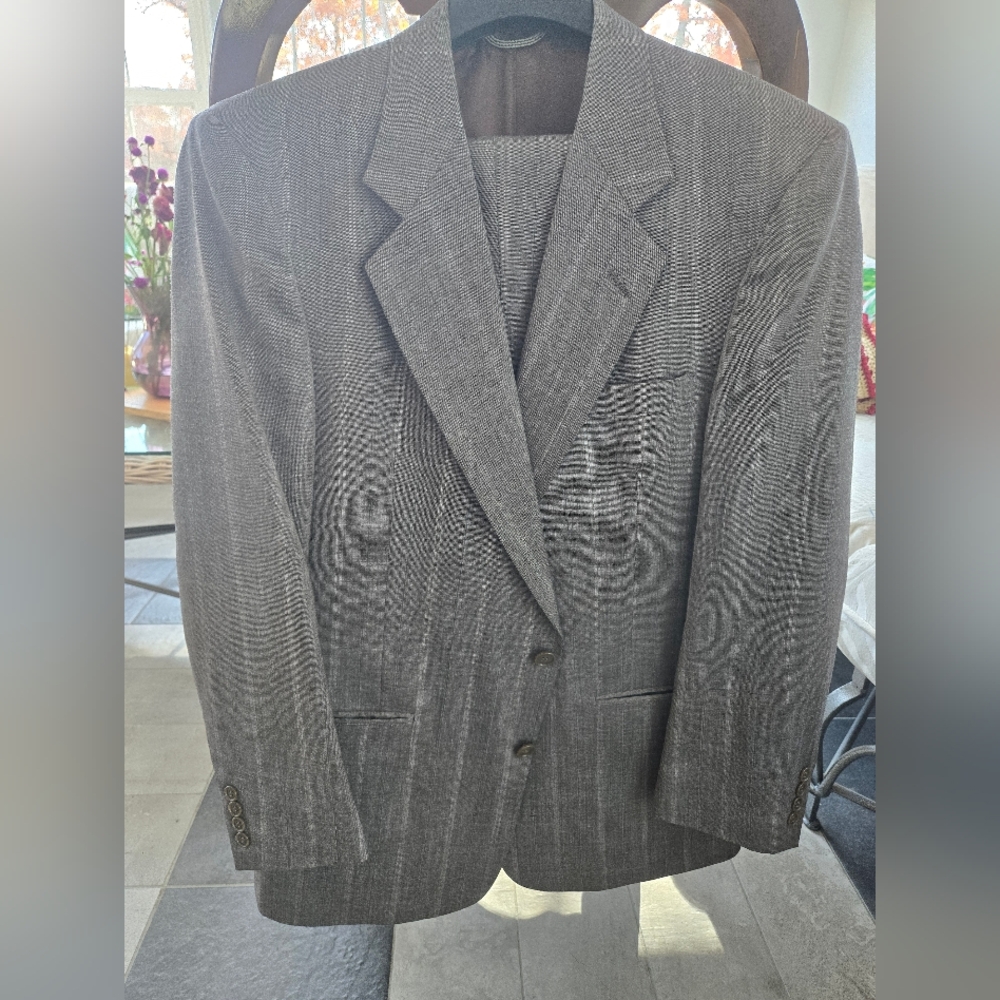 Men Suit - image 1